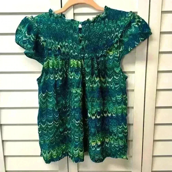 Rose+Olive Flutter Sleeve Smocked Neckline Top Size Large NWOT - Picture 7 of 9